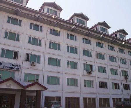 Hotel Pamposh Srinagar  Exterior photo