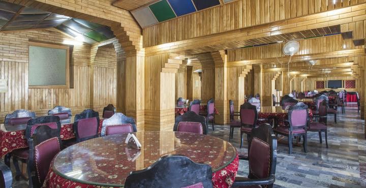 Hotel Pamposh Srinagar  Exterior photo